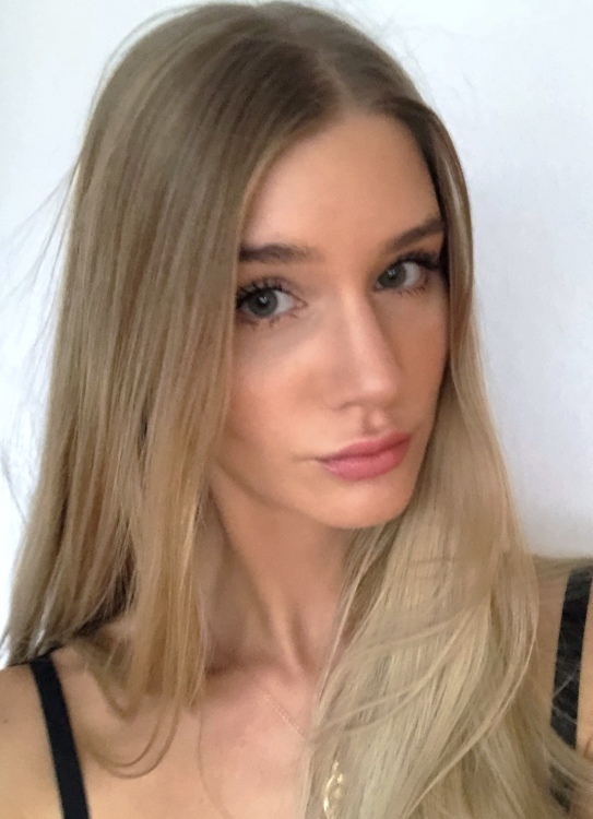 Model / Hostess aus Waiblingen, Konfektion 36, Studium Makeup Artistry