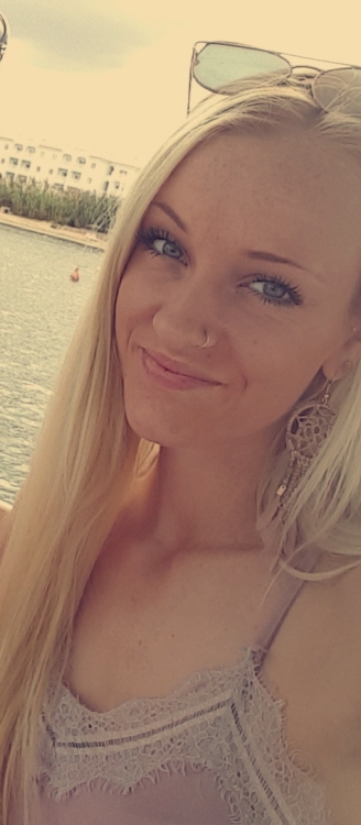Leonie aus Lippstadt Haarfarbe: blond (hell), Augenfarbe: blau-grau, Größe: 174 