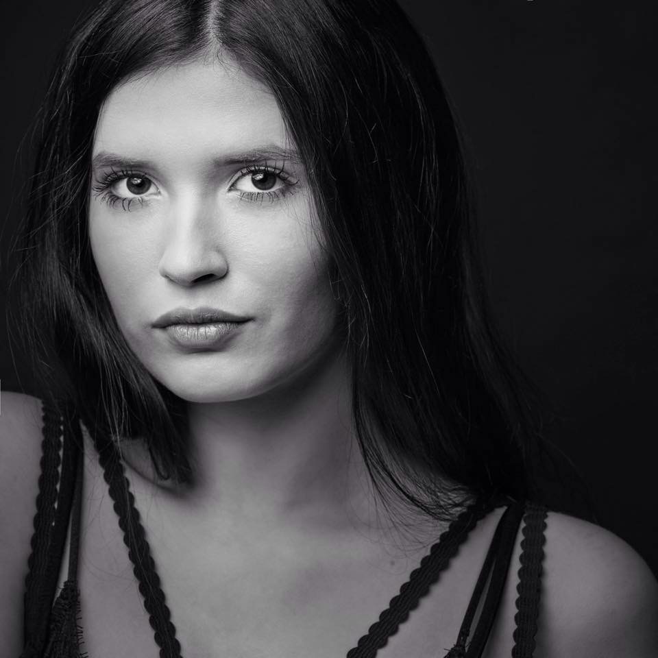 Model Nadja aus Krefeld Haarfarbe: braun (dunkel) 