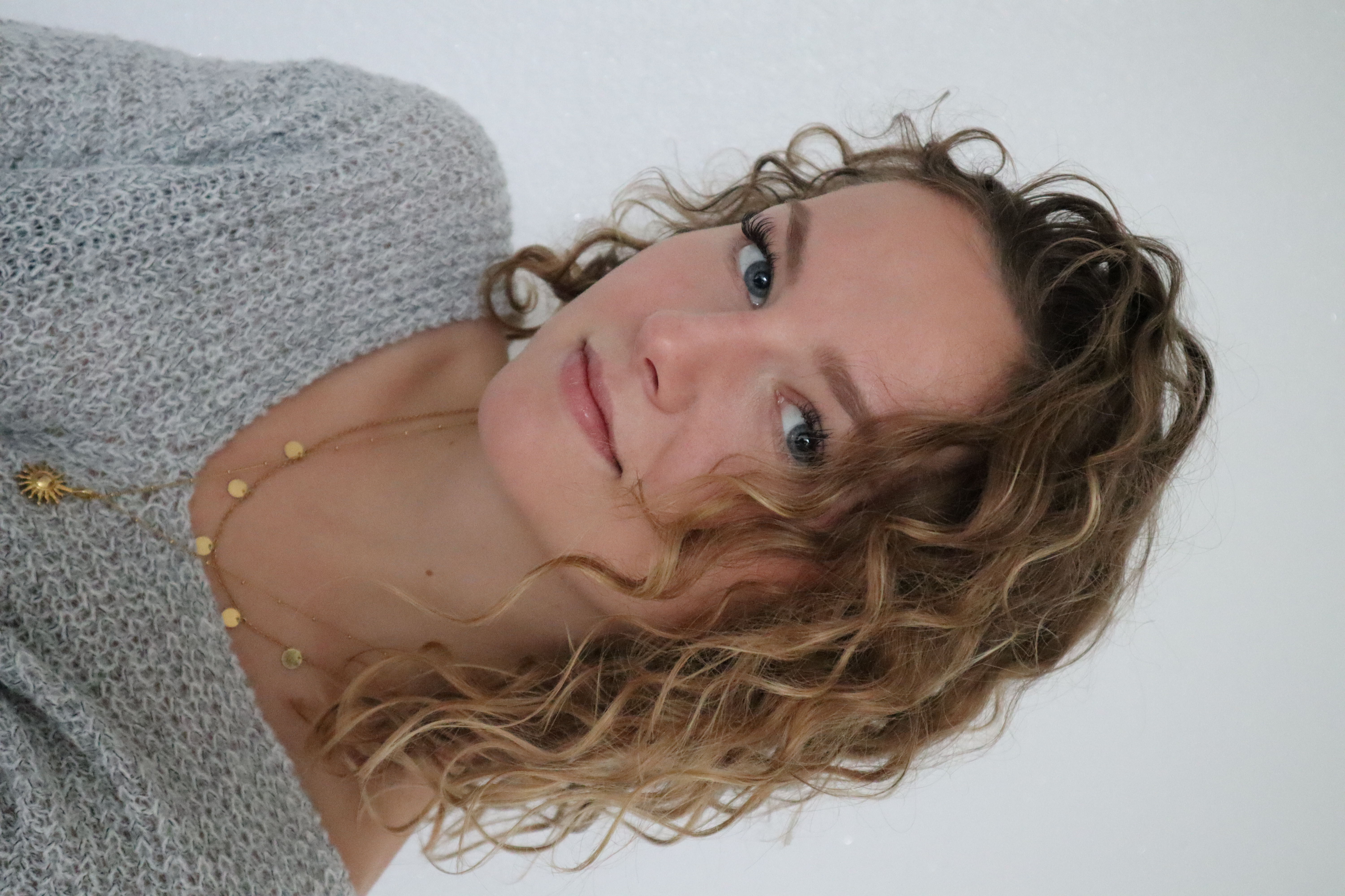 Yasmin aus Hamburg Haarfarbe: blond (dunkel), Augenfarbe: blau, Gre: 169, Deutsch: 0, Englisch: , Franzsisch: , Spanisch:  