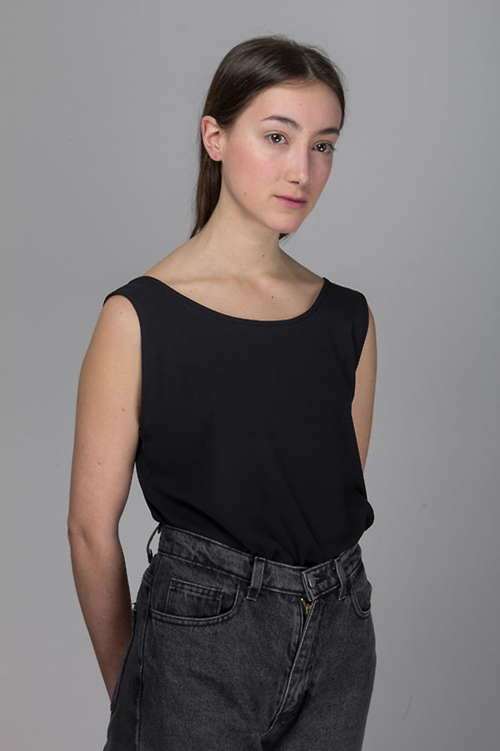 Model / Hostess aus Düsseldorf, Konfektion 34, Studium Modedesign bis März 2016