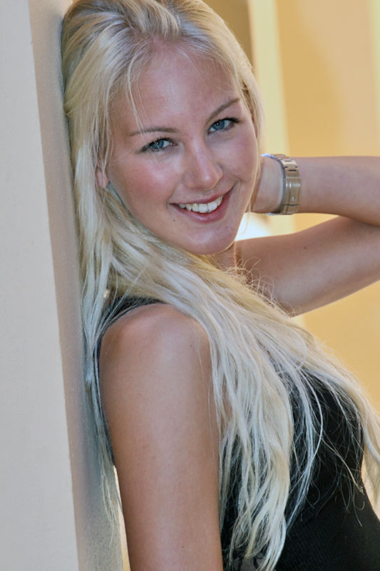 Ann-Kathrin aus M�nchen Haarfarbe: blond (hell), Augenfarbe: blau, Gr��e: 176 