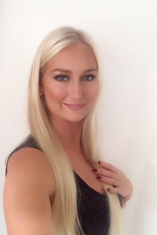  Model Anika  aus Neunkirchen- Seelscheid Haarfarbe: blond (hell) 