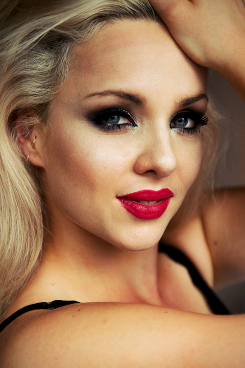 Anika aus Jena Haarfarbe: blond (mittel), Augenfarbe: blau-gr�n, Gr��e: 170 