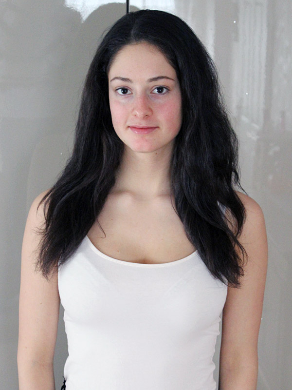  Model Eleonora aus Köln Haarfarbe: braun (dunkel) 