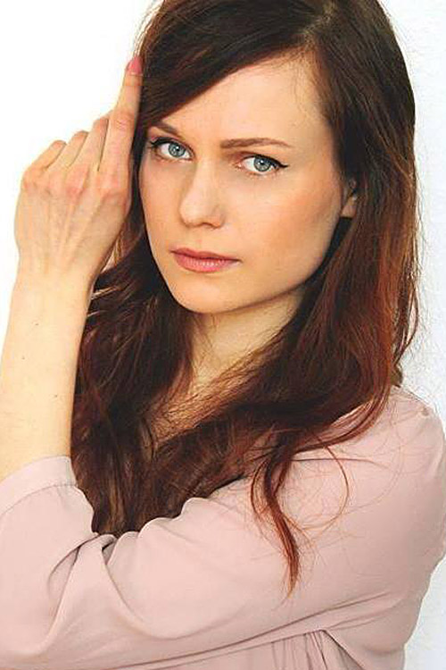  Model Irina aus Frankfurt Haarfarbe: braun (mittel) 