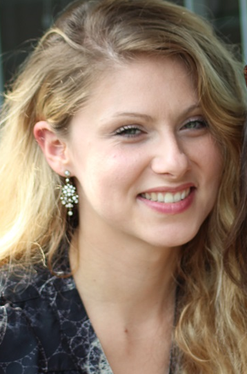  Model Marcelina aus Duisburg Haarfarbe: blond (mittel) 