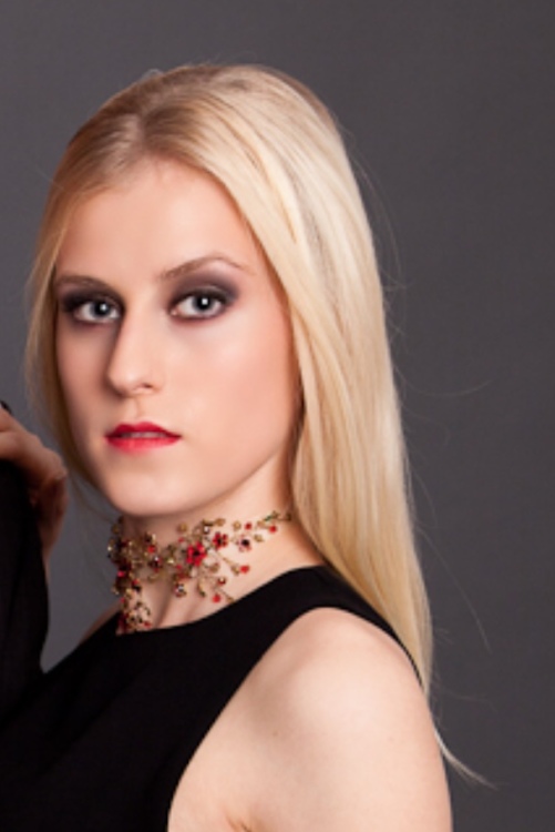  Model Isabelle aus Solingen Haarfarbe: blond (hell) 