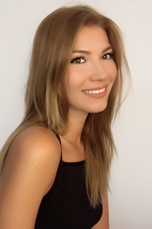 hostess Elena-Maria, Studium: Psychologie