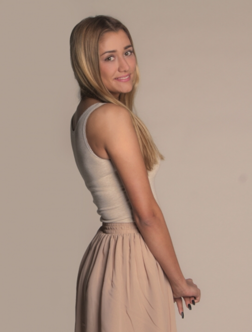 Elena aus Frankfurt Haarfarbe: braun (mittel), Augenfarbe: braun-grn, Gre: 178, Deutsch: 0, Englisch: , Franzsisch: , Spanisch:  