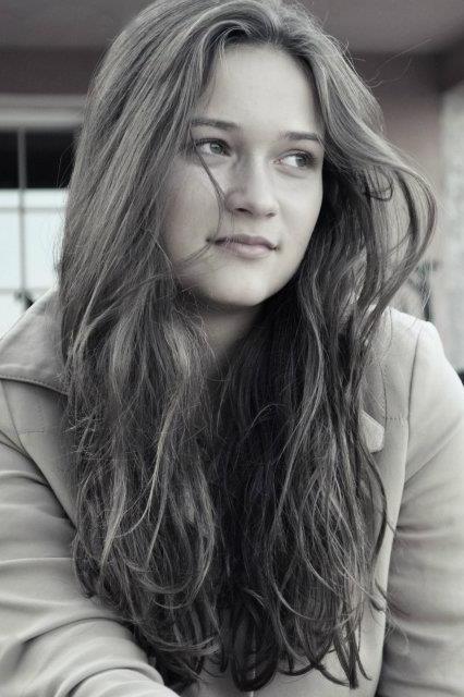 Luisa aus Mnchen Haarfarbe: braun (mittel), Augenfarbe: blau-grn, Gre: 170, Deutsch: 0, Englisch: , Franzsisch: , Spanisch:  