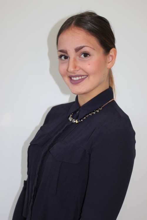 Sophie aus Hannover Haarfarbe: braun (hell), Augenfarbe: braun-grn, Gre: 175, Deutsch: 0, Englisch: , Franzsisch: , Spanisch:  