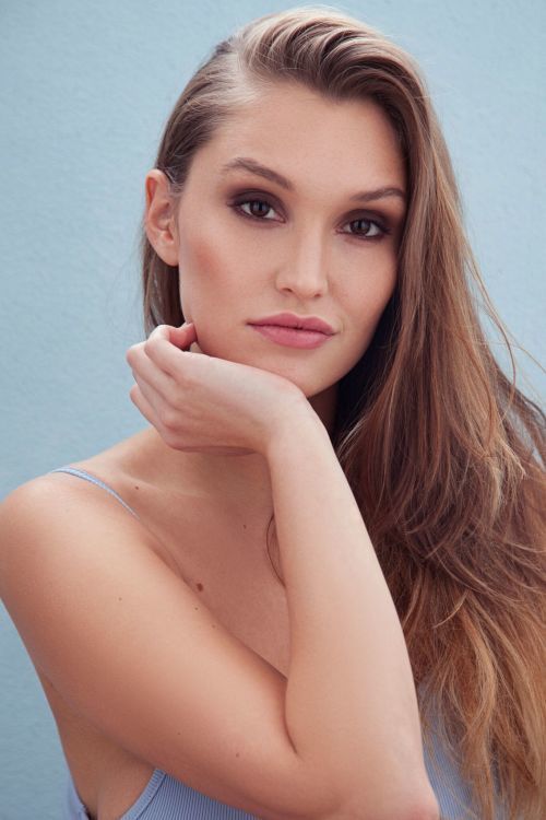 nathalie aus berlin Haarfarbe: blond (dunkel), Augenfarbe: braun, Gre: 170, Deutsch: 0, Englisch: , Franzsisch: , Spanisch:  