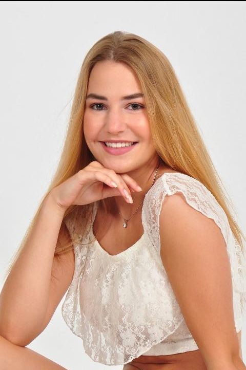 hostess Agnes, Studium: Ernhrungswissenschaften