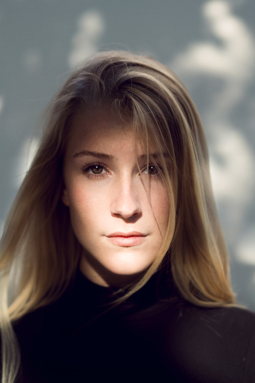 hostess Alina, Studium: Biologie hostess Alina, Studium: Biologie