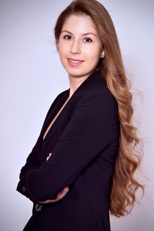  Model Ann-Kathrin aus Mnchen  Haarfarbe: braun (mittel) 