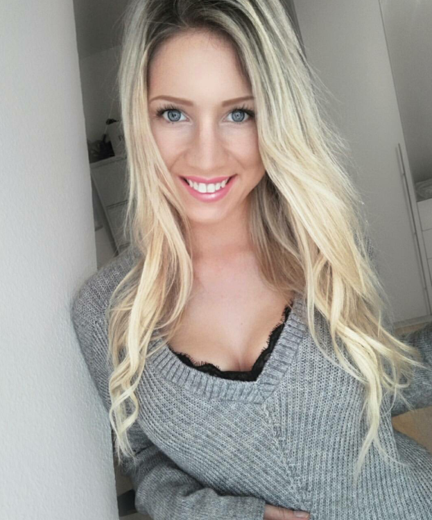  Model Katharina aus Ehningen Haarfarbe: blond (hell) 