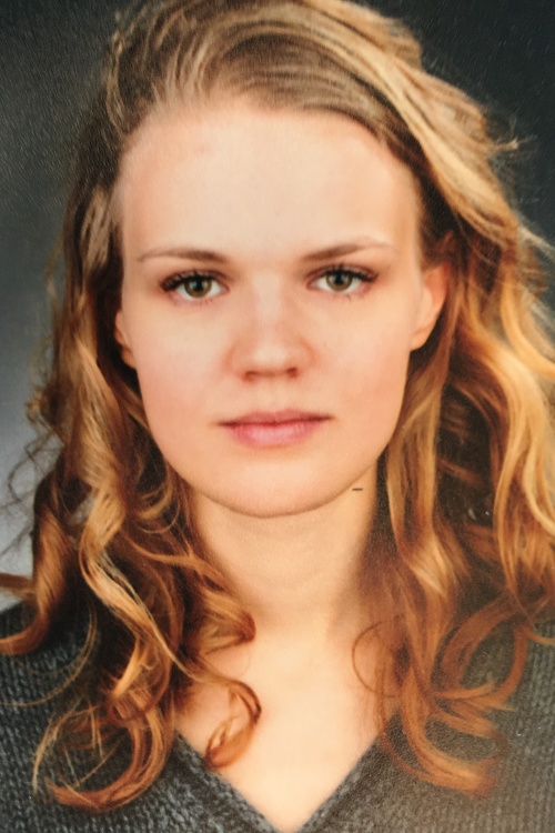 Linda  aus Hamburg  Haarfarbe: blond (hell), Augenfarbe: grn, Gre: 174 