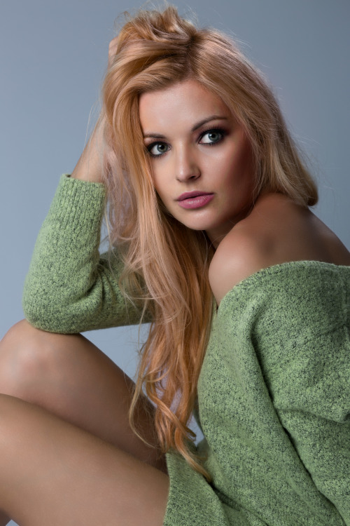 Model Yana aus Kln Haarfarbe: blond (hell) 