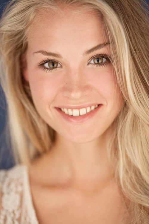  Model Chiara aus Berlin  Haarfarbe: blond (mittel) 